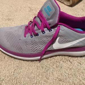 Women Nike shoes